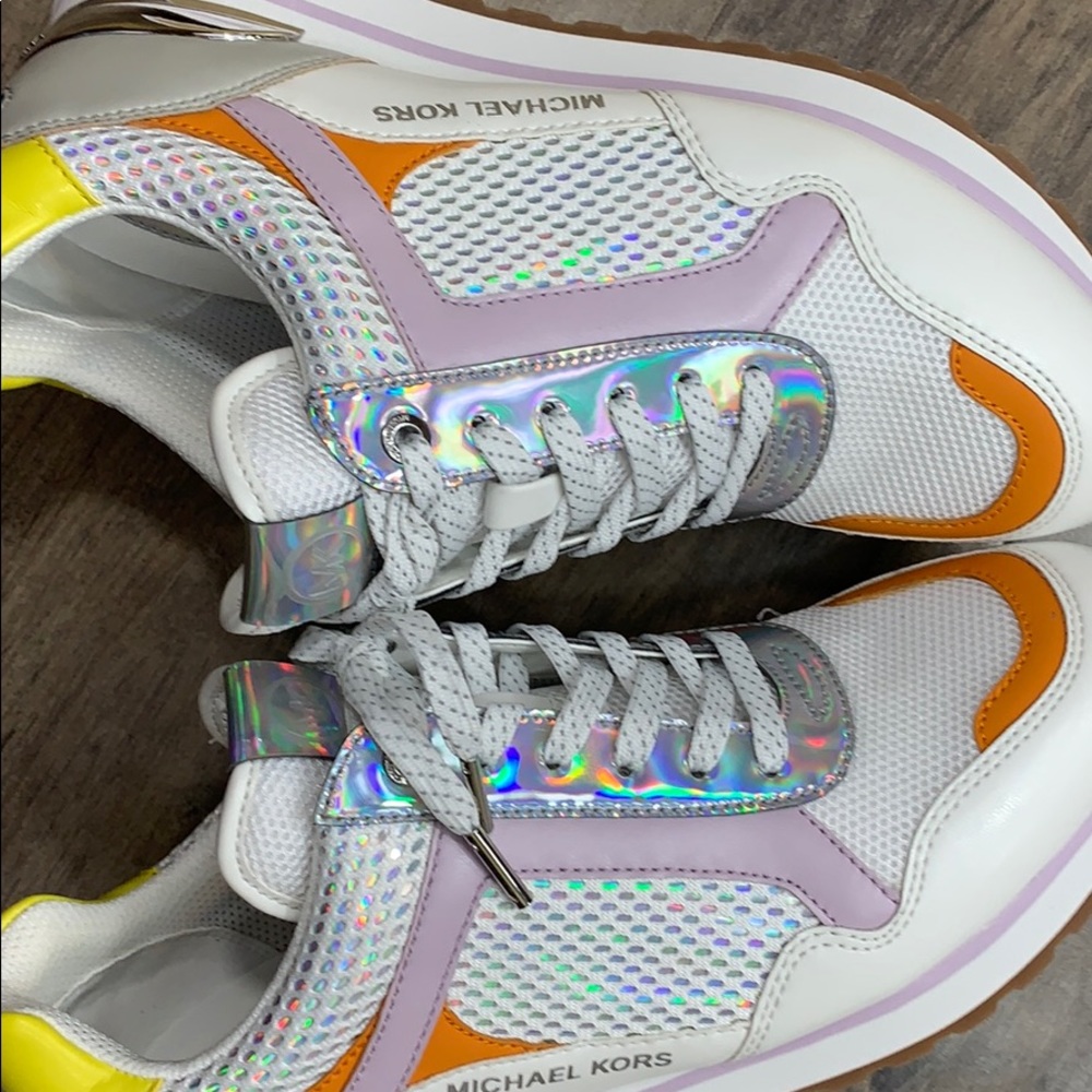 MICHAEL KORS WILMA TRAINER METALLIC PU OPT/SILVER - Picture 15 of 16